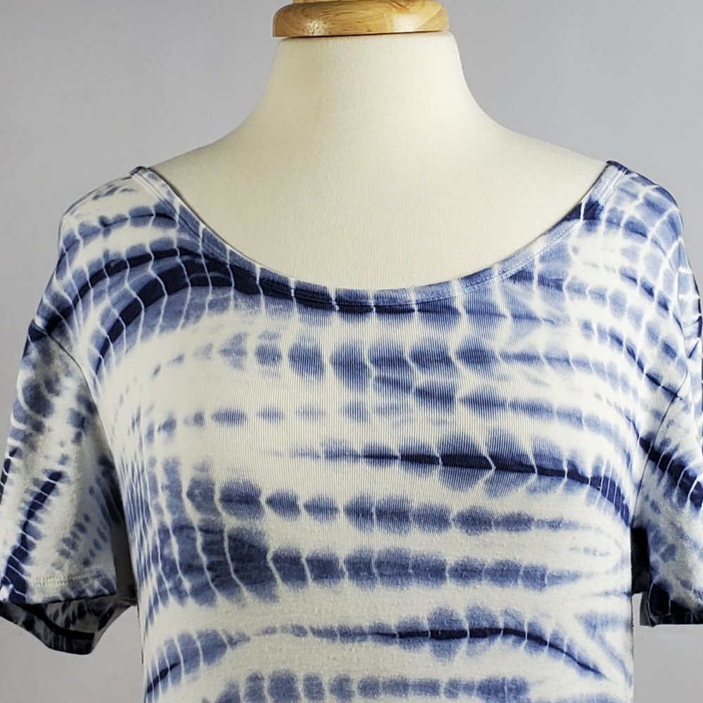 Time and Tru Blue + White Short-Sleeved Crew Neck Top - Picture 7 of 9